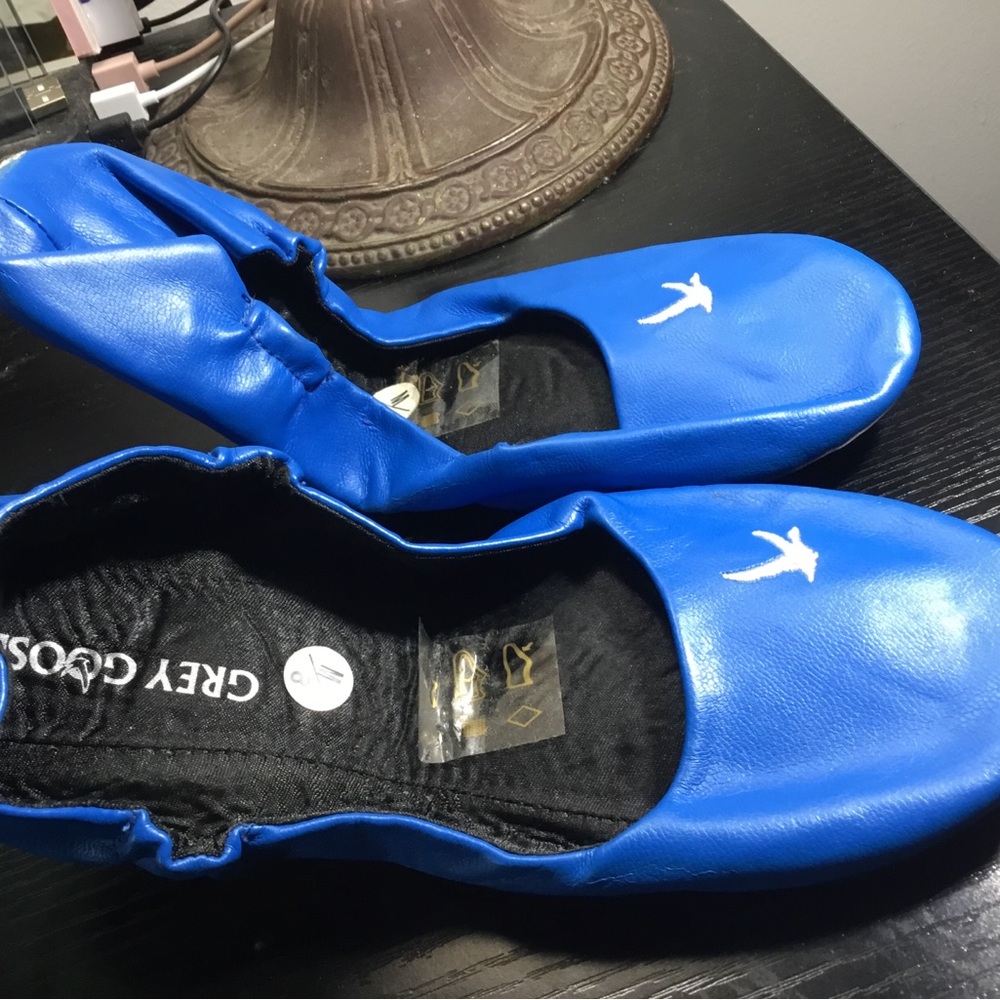 (157) NEW Danskin Grey Goose Blue Ballet Slip-On Slippers Size 8